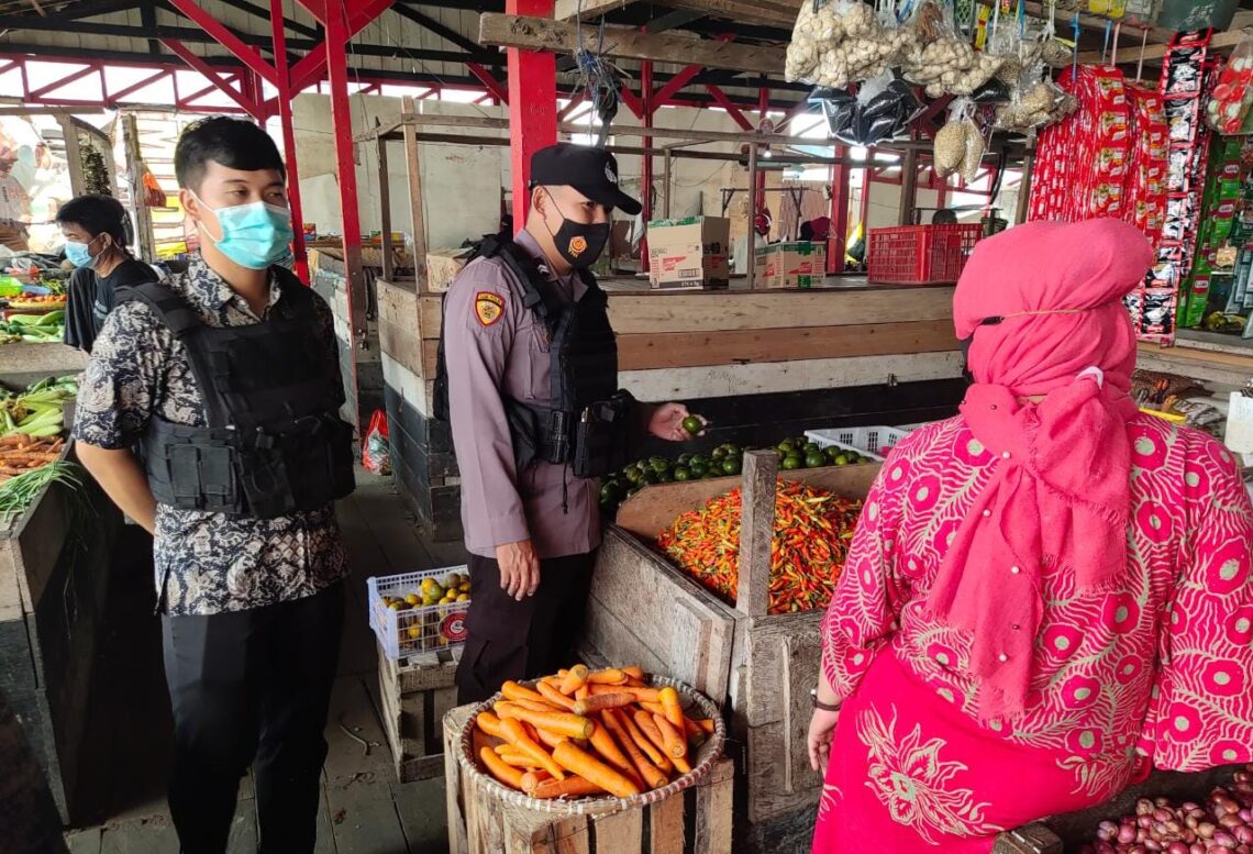 Polres Seruyan Polda Kalimantan Tengah melaksanakan kegiatan patroli di wilayah sekitar Kota Kuala Pembuang, untuk menjaga kondusifitas wilayah Kec. Seruyan Hilir Kabupaten Seruyan Prov. Kalimantan Tengah, Sabtu (29/05/2021) Pukul 09.30 Wib. Foto : Tbn