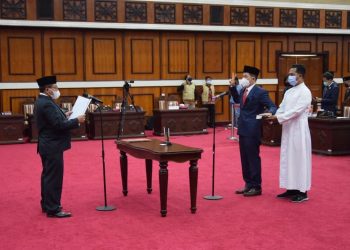 Alexius Esliter Resmi Anggota DPRD Kalteng Gantikan Irawaty
