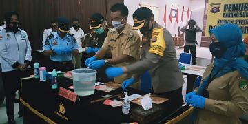 Polres Barito Utara Musnahkan 33 Paket Sabu
