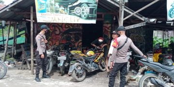 Patroli Dialogis, Bhabinkamtibmas Polsek Sepang Ajak Warga Disiplin Pakai Masker