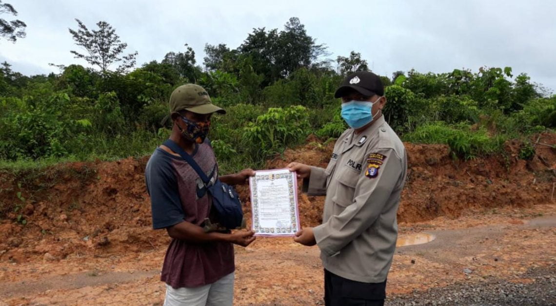 Polsek Seruyan Tengah selalu sosialisasiKan serta sebarkan maklumat Kapolda Kalteng TEntang larangan KArhutla, Sabtu (30/1/2021). Foto : Tbn