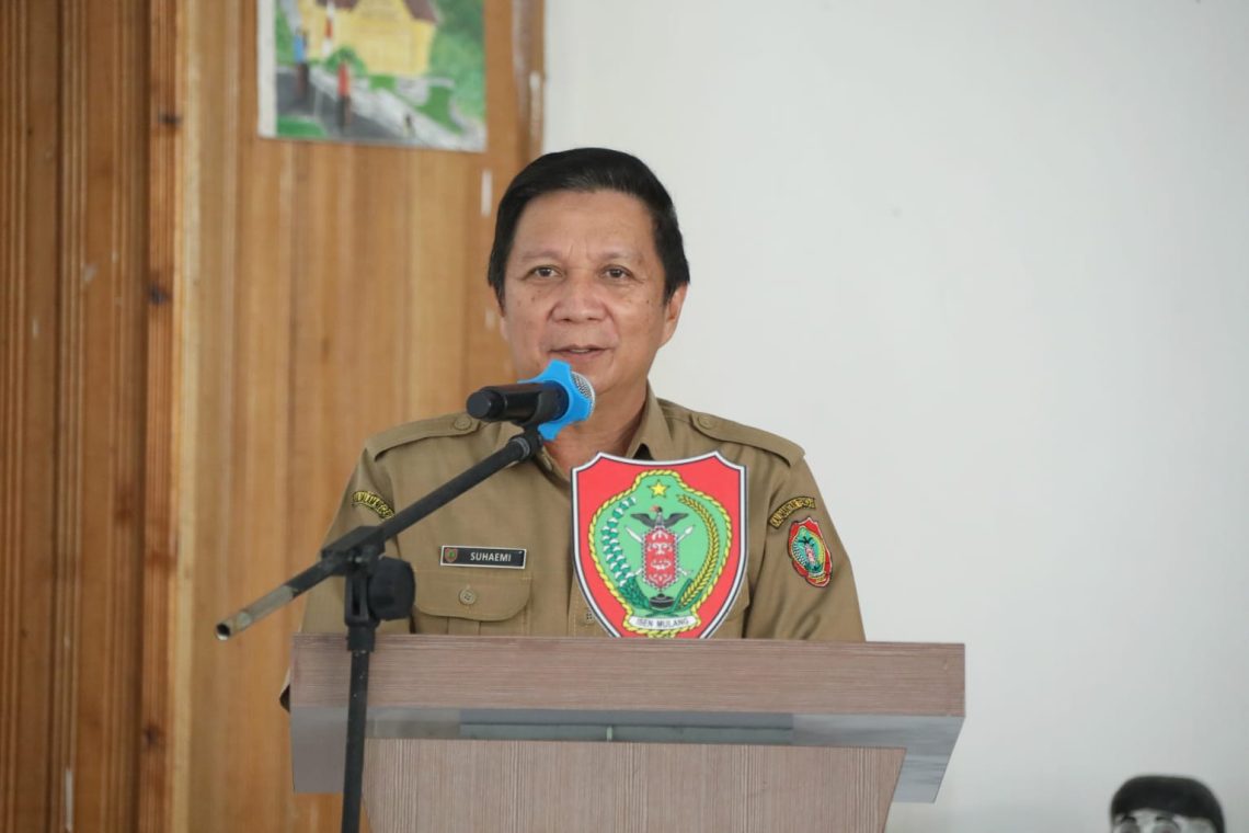 Sahli Gubernur Kalteng Bidang KSDM Suhaemi bacakan sambutan