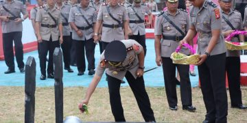 Kapolres Seruyan Pimpin Ziarah dan Tabur Bunga di TMP Pasir Kencana Kuala Pembuang