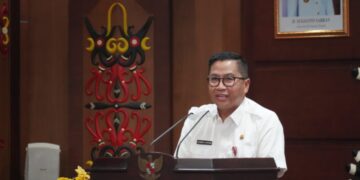 Asisten Ekbang Leonard S. Ampung Lepas Kontingen Kormi Kalteng