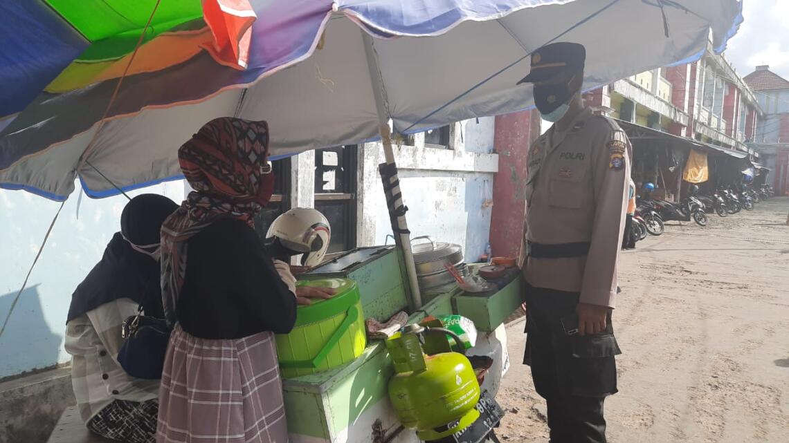 Polres seruyan melaksanakan Kegiatan Patroli di Pasar Saik Kota Kuala Pembuang, Jum'at (30/07/2021). Foto : Tbn