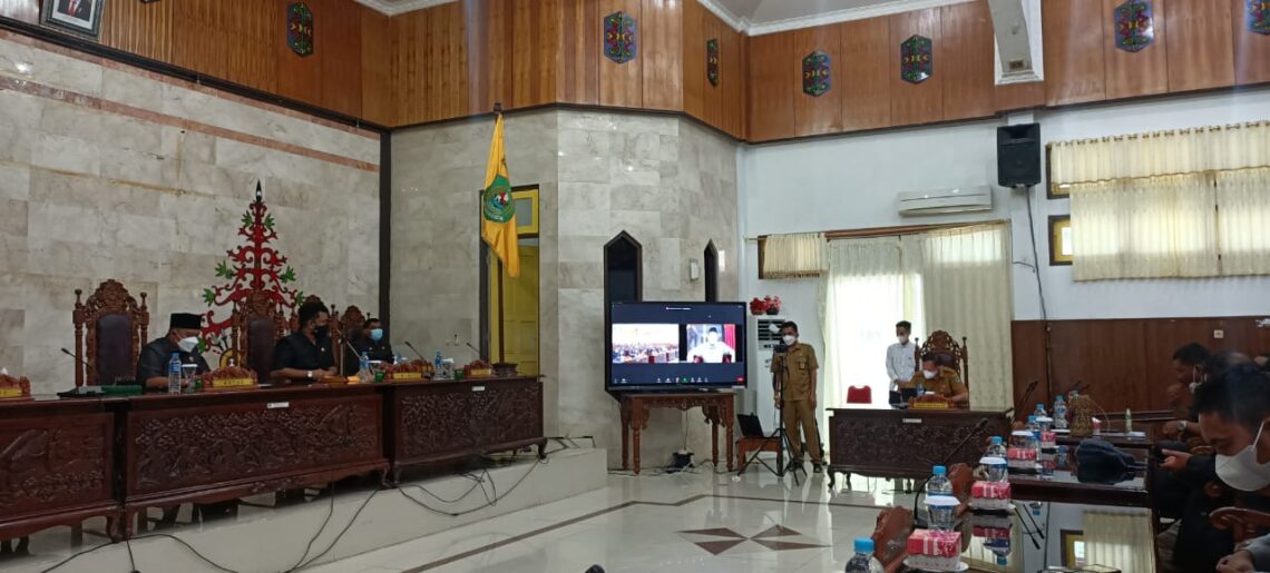 Paripurna penyampaian hasil reses perorangan Anggota DPRD Kabupaten Kapuas dihadiri Wabup Kapuas H. Nafiah Ibnor secara virtual. Foto : Lg