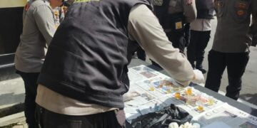 Personil Polres Seruyan Test Urine Secara Mendadak