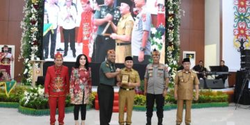 Hadiri Hasupa Hasundau, Gubernur Sugianto Minta Masyarakat Kalteng Jaga Persatuan dan Kesatuan