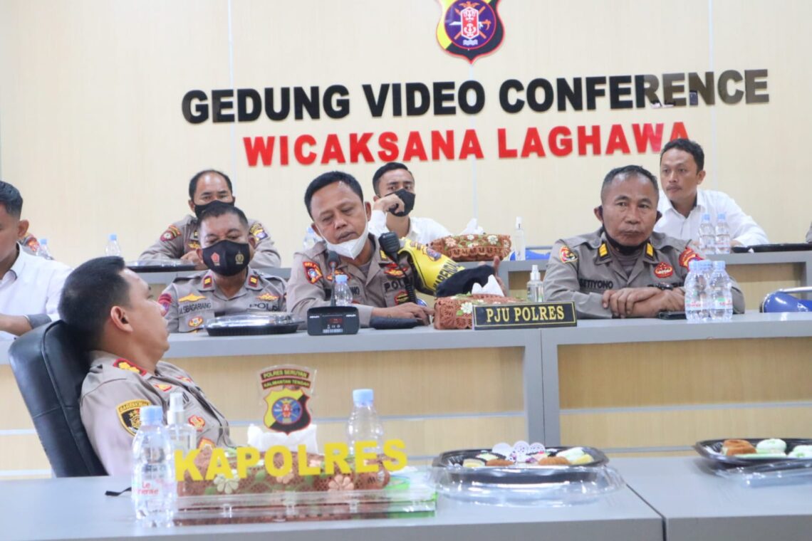 Kapolres Seruyan AKBP Bayu Wicaksono, S.H., S.I.K., M.Si. mengadakan anev kegiatan PJU (Pejabat Utama) Polres Seruyan, Senin (31/01/2022). Foto : Tbn