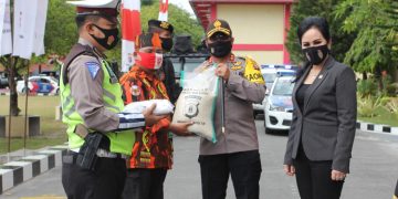 Kapolda Kalteng dan Komisi III DPR RI Distribusikan 3.000 Masker