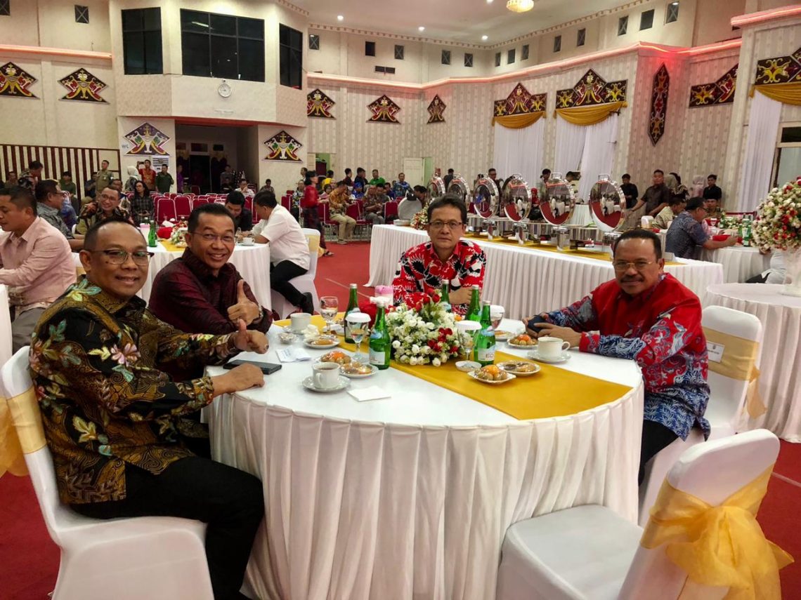 Sekda Kalteng H. Nuryakin saat menghadiri Malam Ramah Tamah Harjad ke 21 Kabupaten Murung Raya