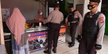 Samapta Polres Seruyan Lakukan Patroli di Toko Emas