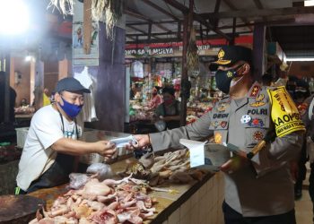 Lagi, Polda Kalteng Secara Serentak Bagikan 151.800 Masker