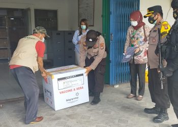 Polres Gumas Kawal Pendsitribusian Vaksin Covid-19 Tahap II