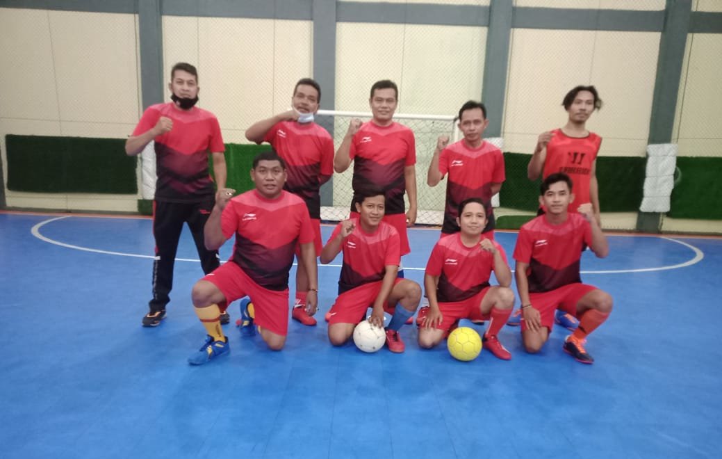 Tim Garuda FC saat berfoto bersama sebelum memulai latihan. FOTO : garuda fc/fer.