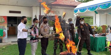 Cabang Kejaksaan Negeri Palingkau Musnahkan Barang Bukti