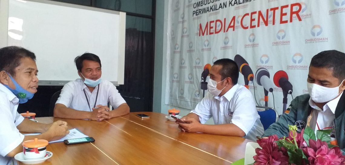 JURNALBORNEO/IST
AUDENSI-Sejumlah pengurus Serikat Media Siber Indonesia (SMSI) Kalteng melakukan audensi dengan kepala ORI Kalteng, Kamis (22/10).