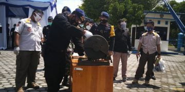 Bea Cukai Musnahkan Barang Hasil Tindakan dan Senpi