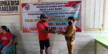 Pemdes Laas Baru Salurkan BLT-DD Tahap Akhir Kepada 68 KPM