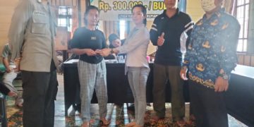 Sabanyak 48 KPM Desa Olong Liko terima BLT-DD Tahap IV