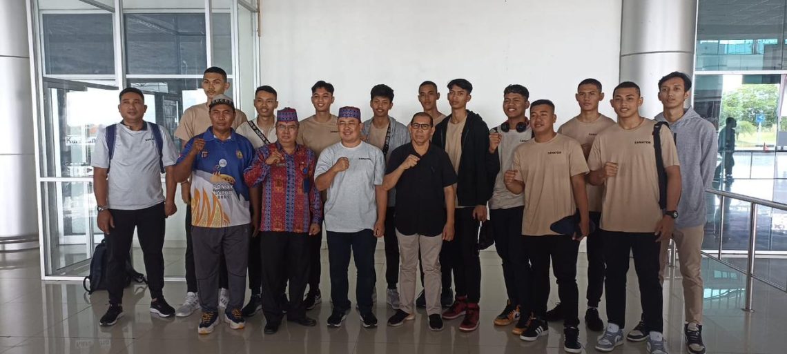 Tim Vollyball Samator Surabaya saat tiba di Palangka Raya, Jumat (16/6/2023). Foto: Ist