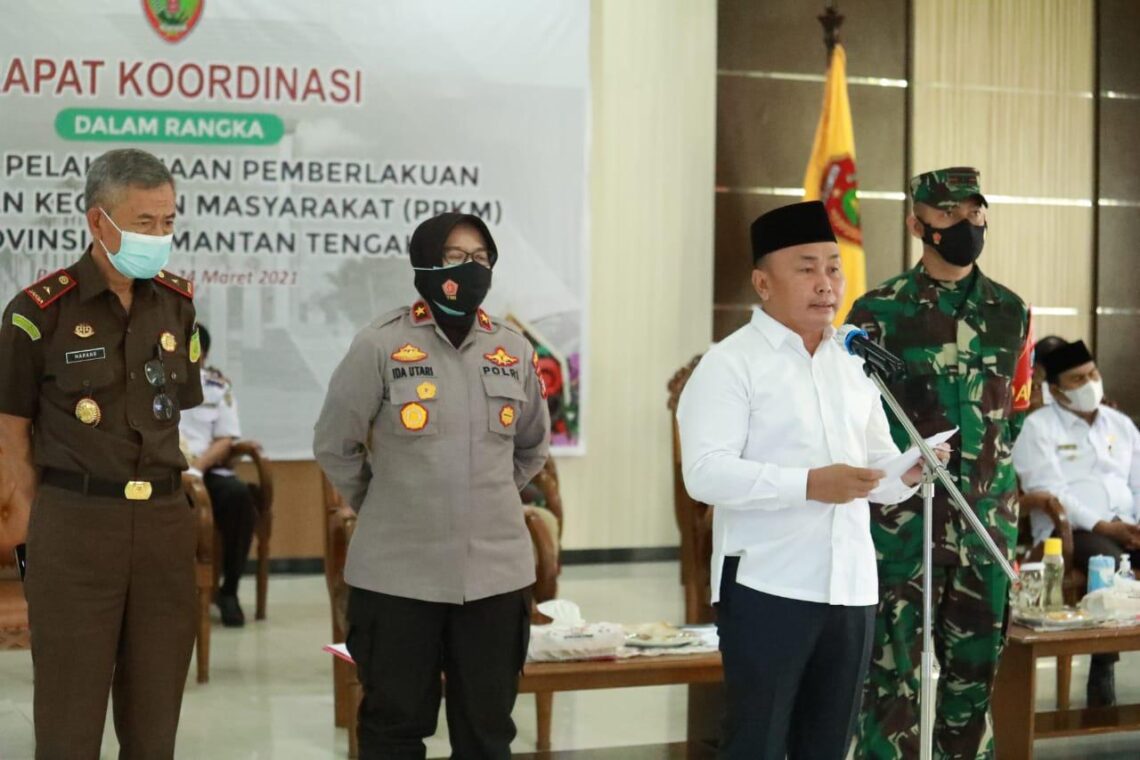 Rakor-Gubernur Kalteng Sugianto Sabran, bersama perwakilan Forkopimda Kalteng, Bupati Kobar dan Forkopimda Kobar, melakukan rakor PPKM mikro Provinsi Kalteng, di Pangkalanbun, serta secara virtual, Rabu (24/3). Foto ist