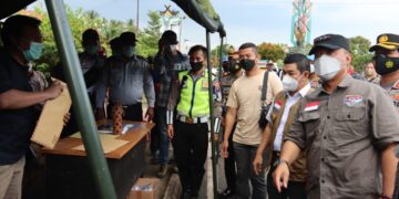 Kapolda Kalteng Cek Posko Penyekatan di Pasar Panas Bartim