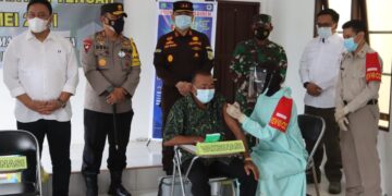 Kapolda Kalteng Tinjau Vaksinasi Massal Lansia di Pulang Pisau