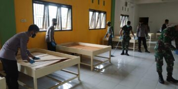 Brimob Kalteng Bantu Tata Gedung LPTQ Kobar, Alternatif Ruang Isolasi Pasien Covid-19