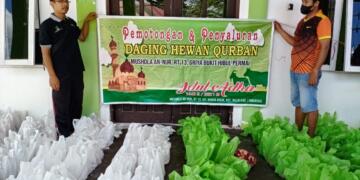 Mushola An-Nuur Bagikan 335 Kantong Daging Kurban