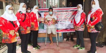 Persit Kodim 1017 Lamandau Berbagi Berkah kepada Warga Disabilitas