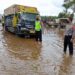 Ditlantas Atur Lalu Lintas Banjir di Desa Penda Barania