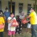 Bupati Lamandau Berikan Bansos Sembako untuk Warga Terdampak Banjir