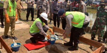 Wakapolda Letakkan Batu Pertama Pembangunan Mako Kompi 4 Brimob  di Kapuas
