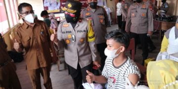 Wakapolda Tinjau Vaksinasi di SMKN 3 Kapuas