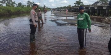Lagi, Brimob Patroli SAR Pantau Debit Air di Bukit Rawi