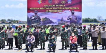 Pimpin Apel Pasukan Sambut Wisman di Bali, Kapolri: Sebagai Gerbang Terakhir Tolong Disiplin