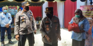 Usai Divaksin, Pelajar dan Masyarakat Rungan Terima Bansos dari Wakapolda