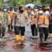 Kapolda Kalteng Cek Banjir di Penda Barania dan Bagikan Bansos