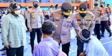 Tinjau Akselerasi Vaksinasi, Kapolri: Agar Laju Pengendalian Covid-19 saat Nataru Bisa Dijaga