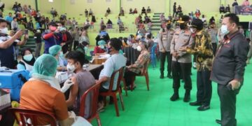 Kapolda Tinjau Vaksinasi di Murung Raya, Targetkan 500 Dosis