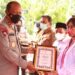 Kapolda Kalteng Berikan Piagam Penghargaan kepada Tokoh di Bartim