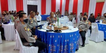 Kunjungi Mako Ditpolairud, Kapolda Kalteng Berikan Arahan