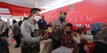 Wakapolda Tinjau Vaksinasi Massal di Barito Utara, Dorong Percepatan Akselerasi