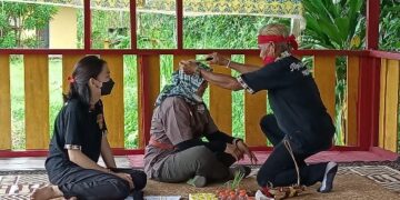 Wakapolda Kalteng Bersama Kapolres Gumas Kunjungi Situs Budaya
