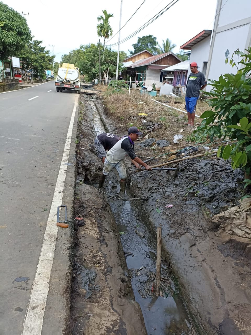 Antisipasi Banjir Dinas Pupr Mura Bersihkan Drainase Jurnal Borneo