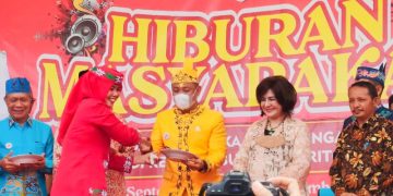Eddy Raya Samsuri Hadiri HUT ke-63 Kabupaten Barsel