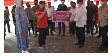 Sugianto Tinjau Pasar Murah dan Pasar Penyeimbang Mendawai, Pangkalan Bun