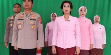 Kapolres Pulang Pisau Didampingi Ketua Bhayangkari Ikuti Upacara Peringatan HKGB ke-70 Secara Virtual
