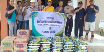 Ratusan Paket Sembako Disalurkan PT. GCM ke Posko Banjir Tapin Bini